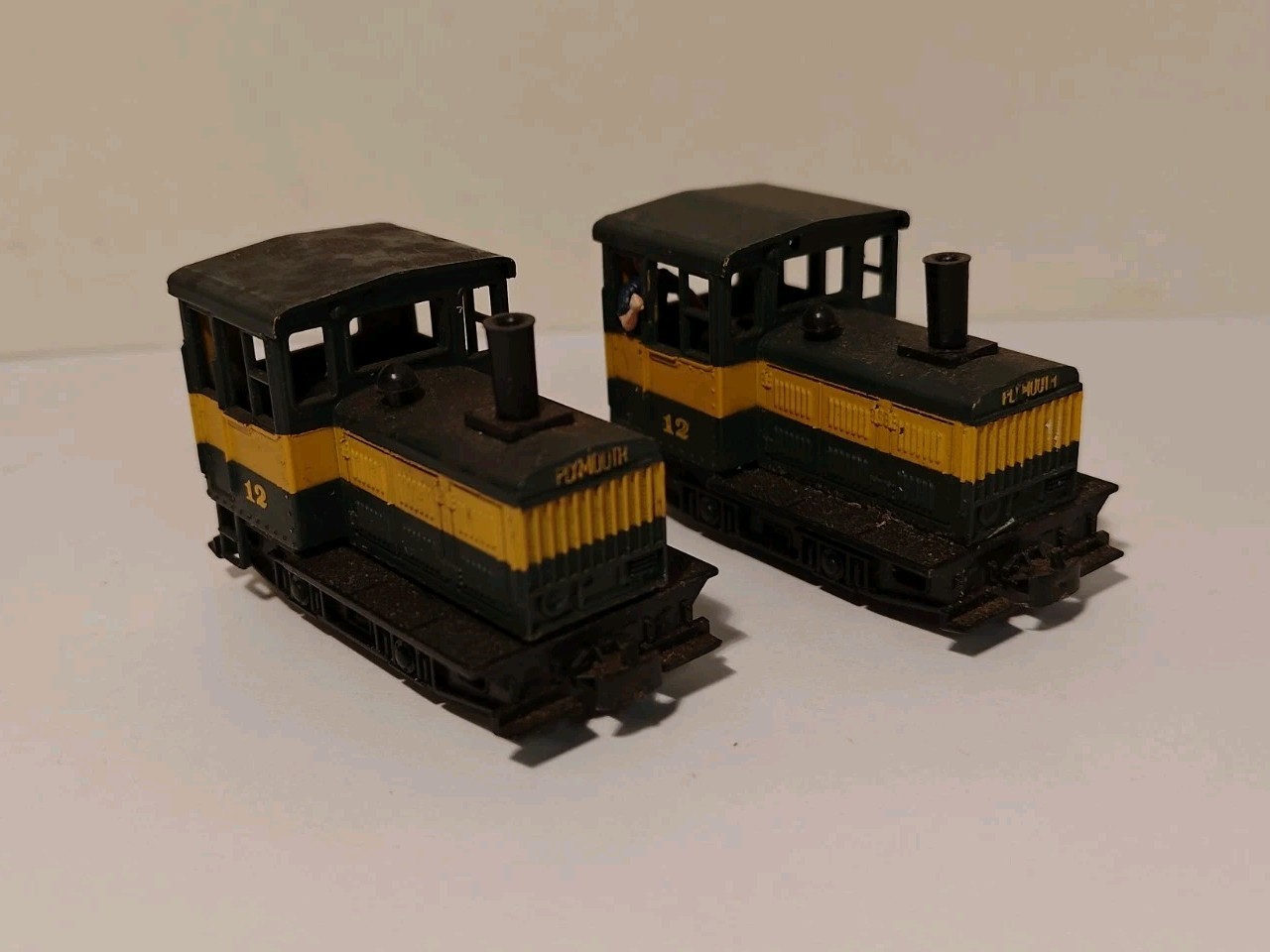 AHM HOn30 Minitrains Plymouth Narrow Gauge Diesel Switcher Locomotive Set Of 2