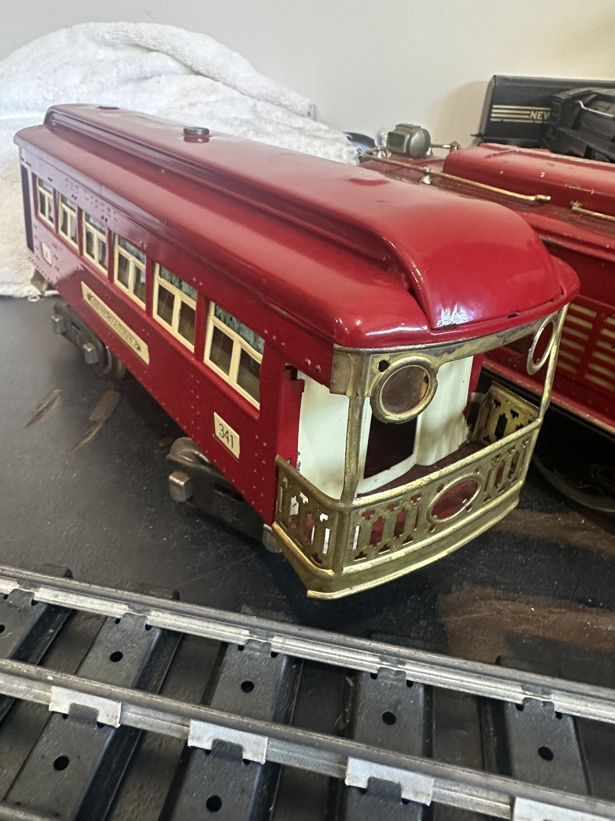 Lionel Prewar Standard Gauge No. 8 Red Electric Engine, 339,332,342 Cars, Runs!