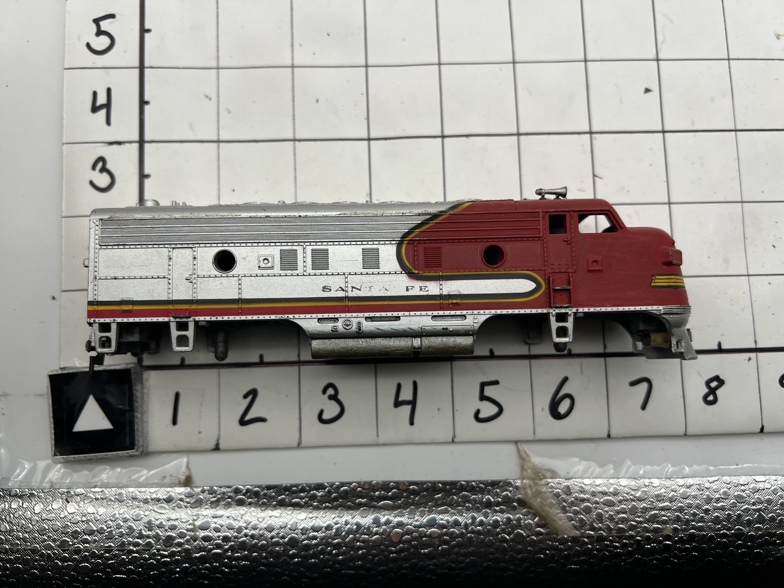 HO Scale Diesel Locomotive Santa Fe SHELL ONLY Good