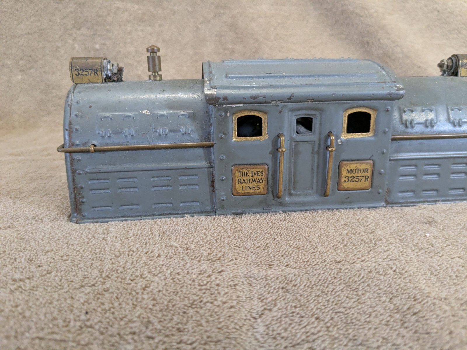 IVES Railway Prewar Standard Gauge 3257R Locomotive Shell Only Vintage