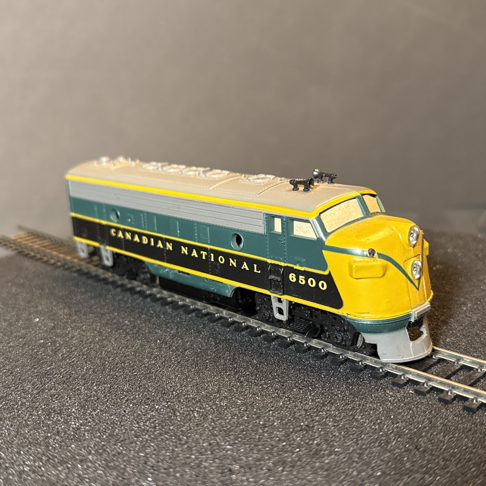 Athearn HO-Scale Canadian National 3225/3026 F7A/F7B/F7A Set
