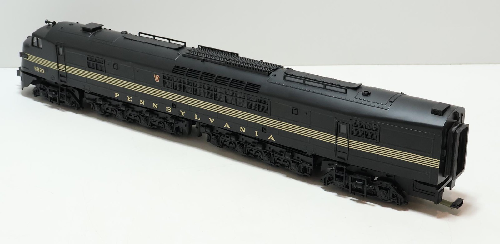 MTH O-Scale Pennsylvania Centipede A-A Diesel Set 3-Rail w/ Proto 20-2200-1