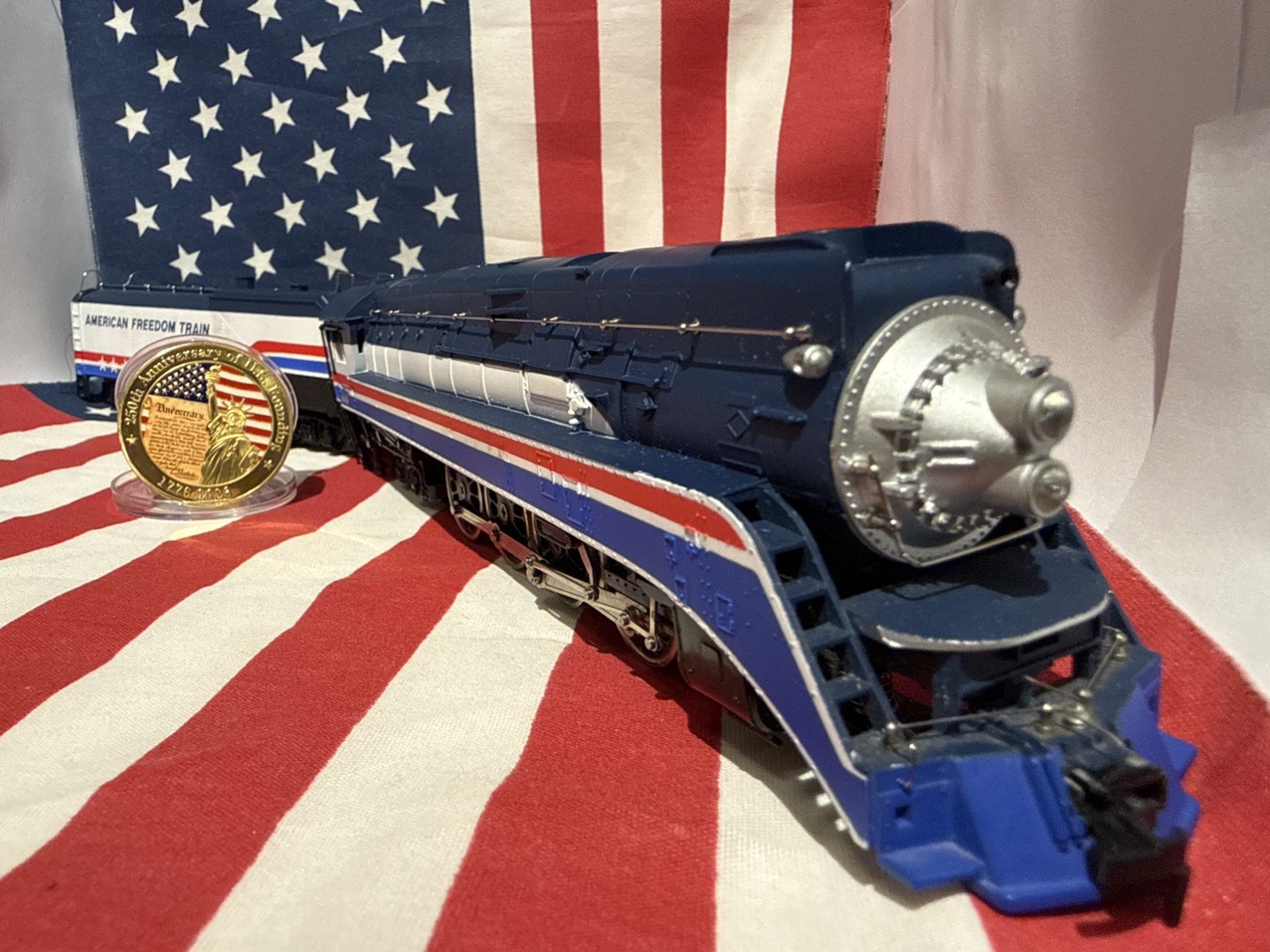 HO American Freedom Train 4-8-4 #4449 Steam Locomotive Runs Vintage