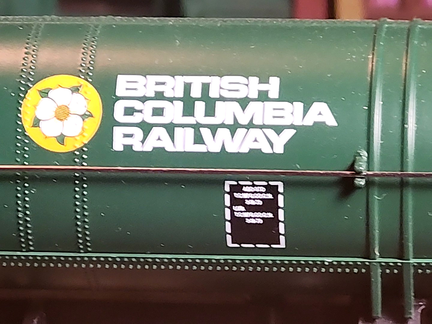 Walthers HO=1/87 Tank Cars-BCOL=BRITISH COLUMBIA RAILWAY-BUILT-RTR-LAYOUT-MW