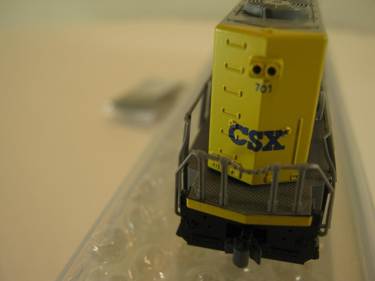 N Scale Kato SD70Mac CSX #701 Item 176-6307 W/Ditch Lights