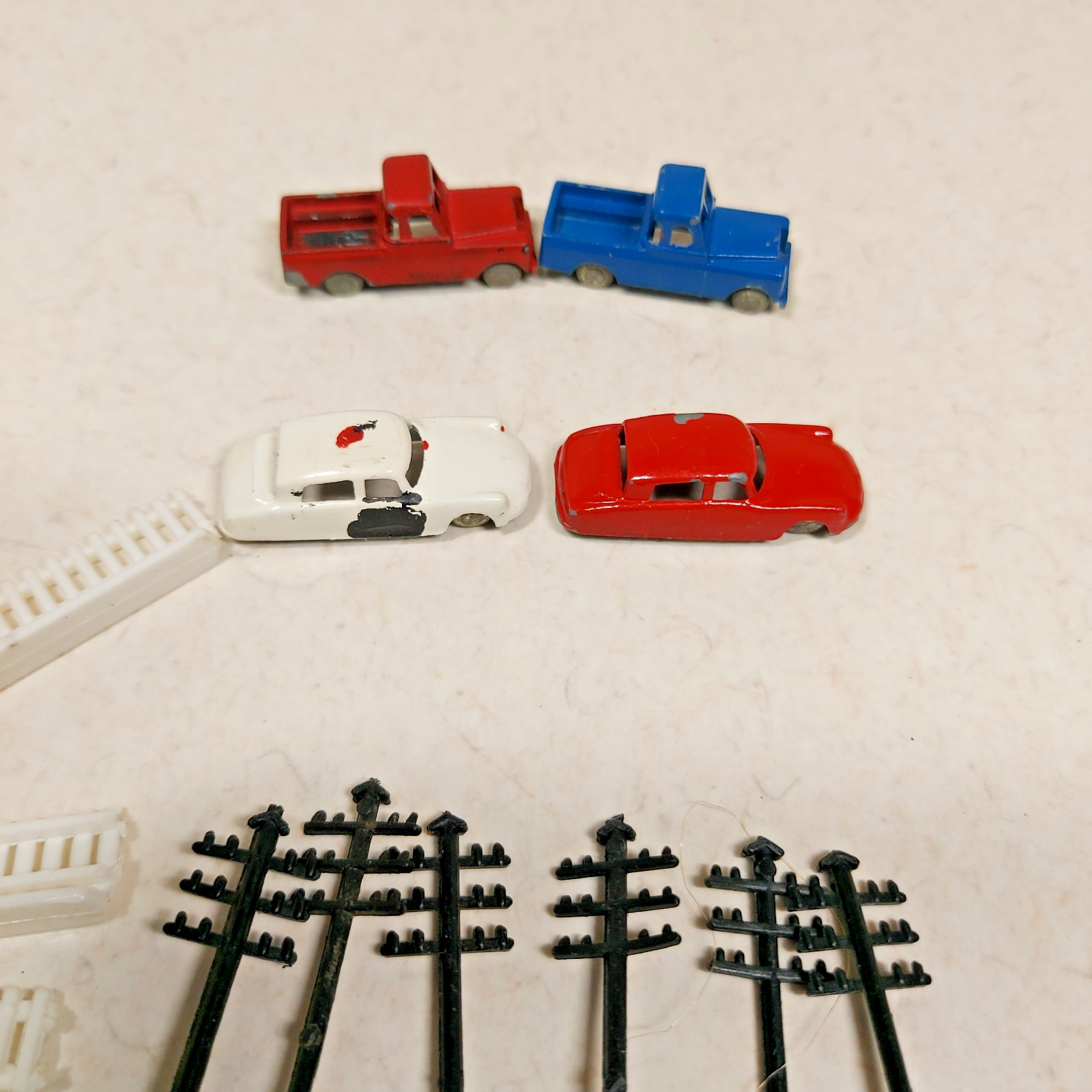 Vtg Lone Star N Scale UP Locomotive Train & Cars Houses Trucks Station England