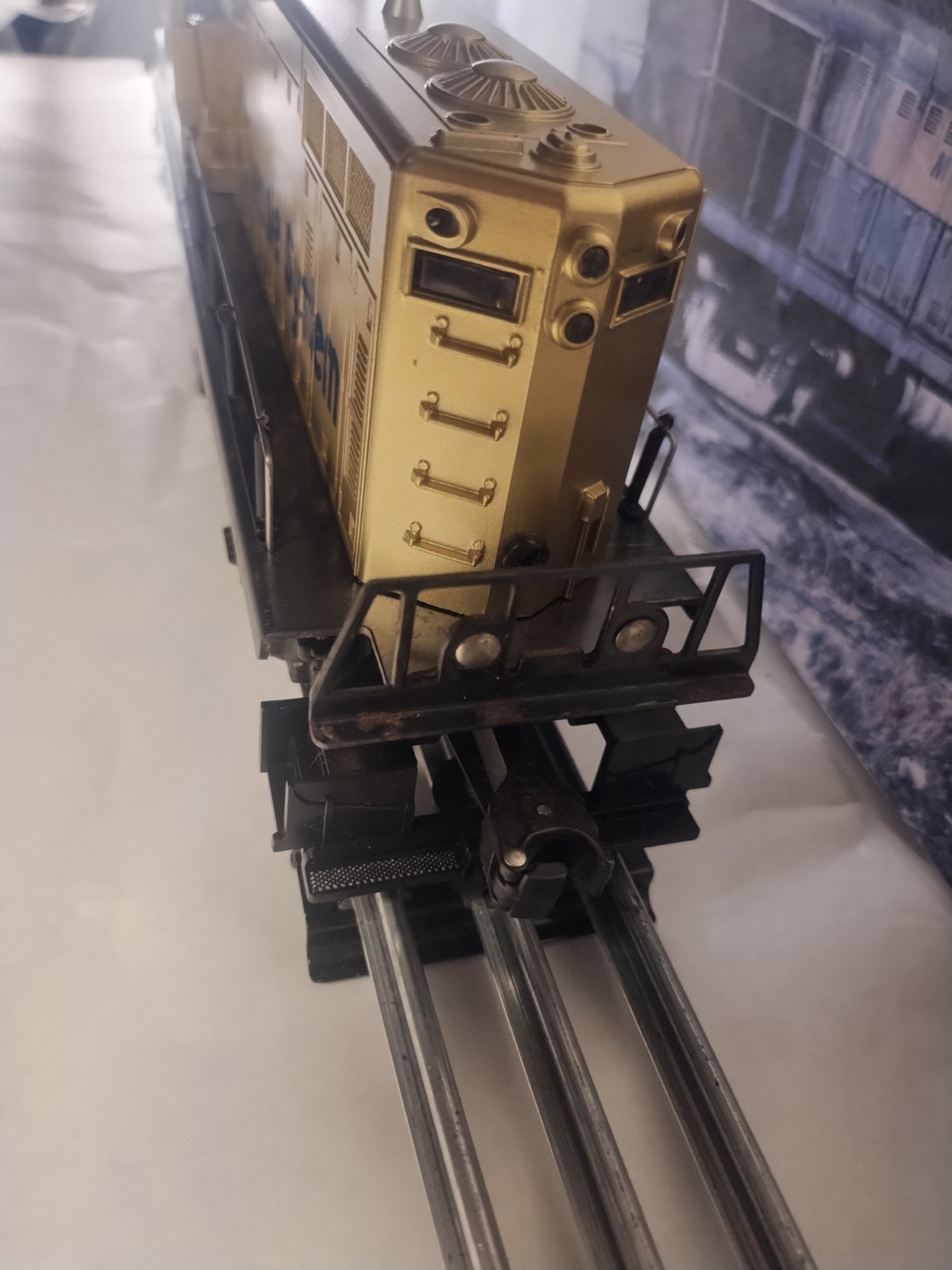 Lionel 6-8359 GM50 Chessie System B&O GP-7 Diesel Locomotive Gold With Box