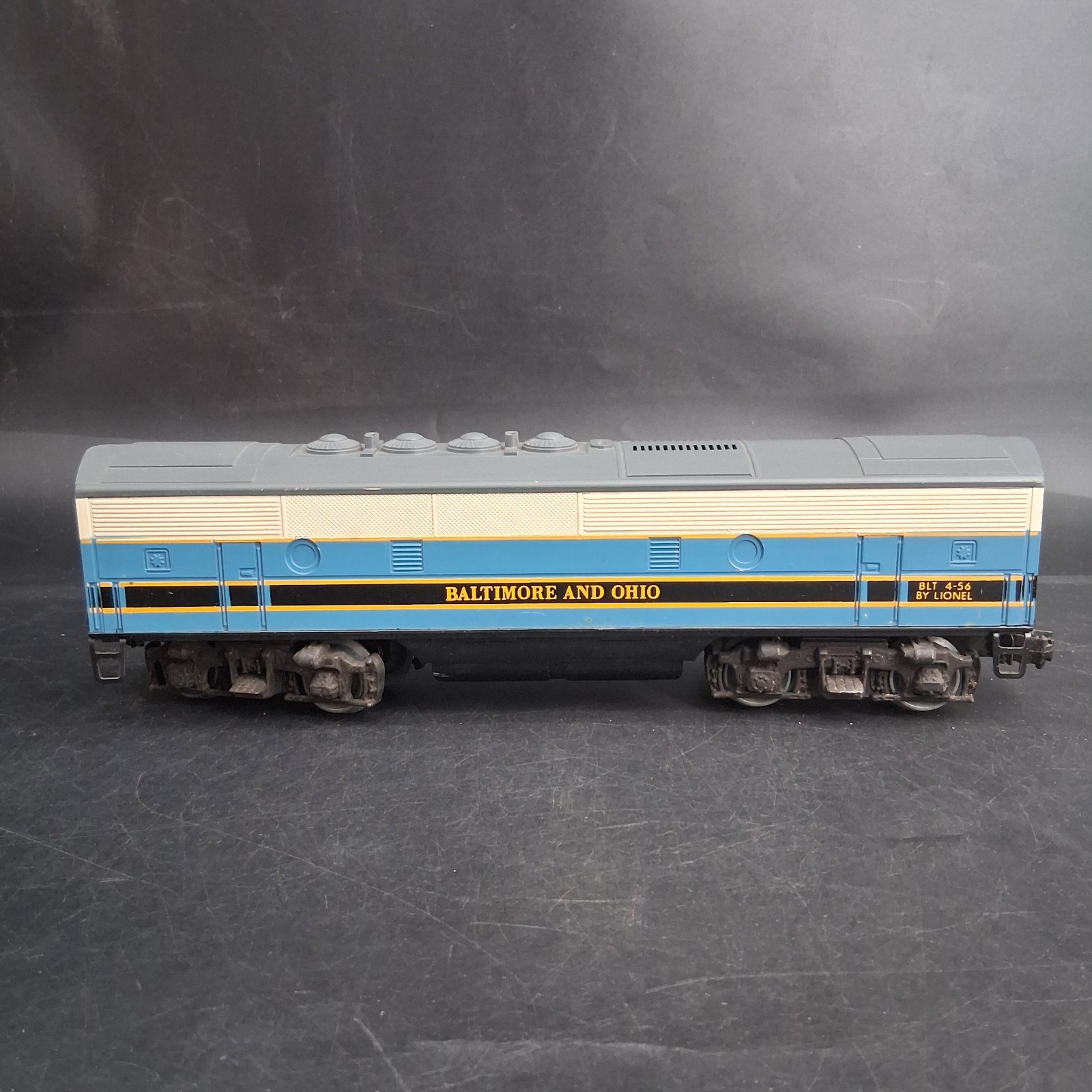 HTF Lionel 2368C B&O F3 B Unit Non Powered Postwar O Gauge Diesel Electric Unit