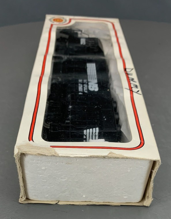 HO Bachmann EMD GP50 Locomotive Norfolk Southern #6552 Unpowered Dummy HO8592
