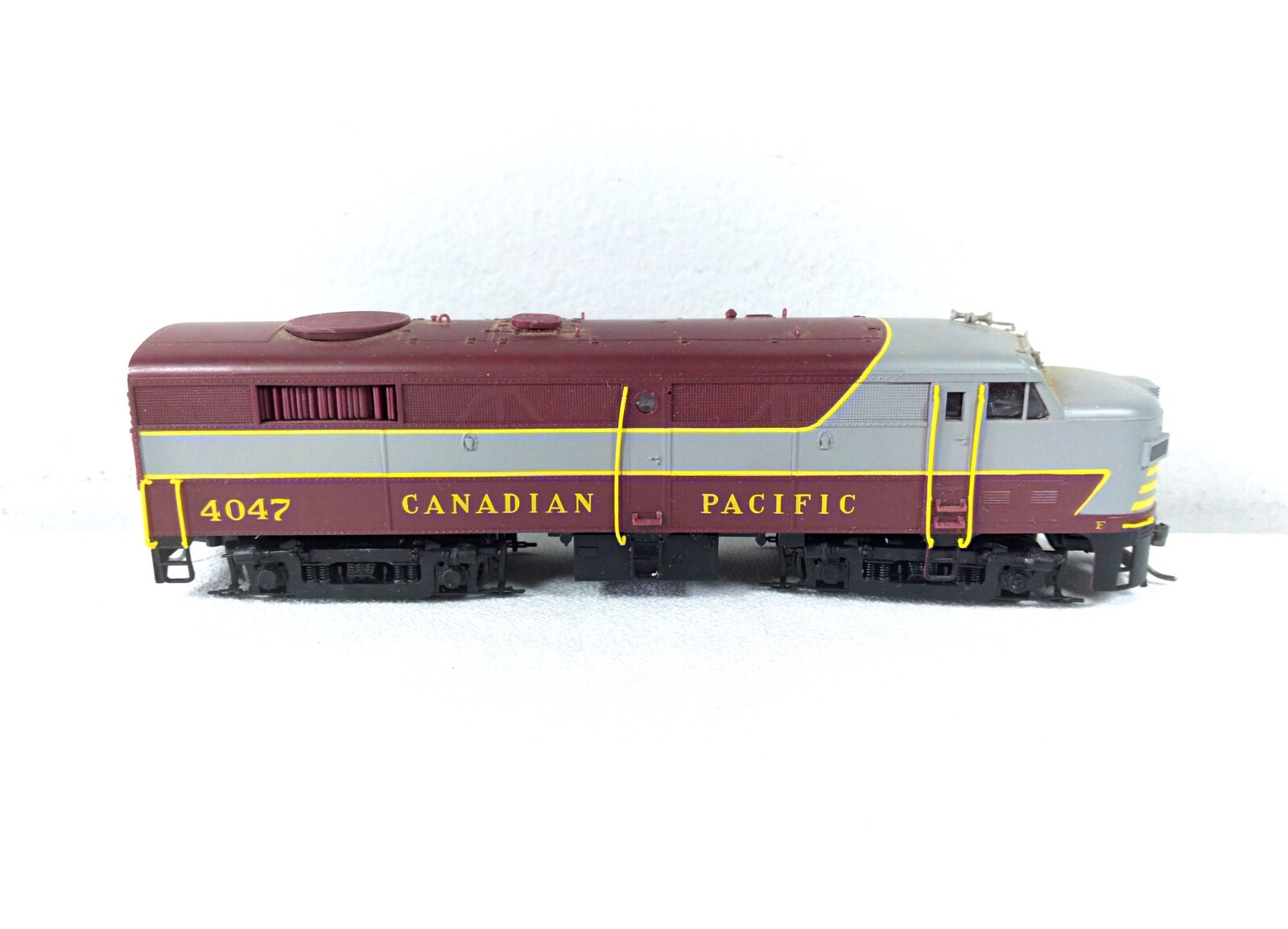 HO Train Life-Like Proto CPR #4047 Alco FA2 Locomotive – Powered