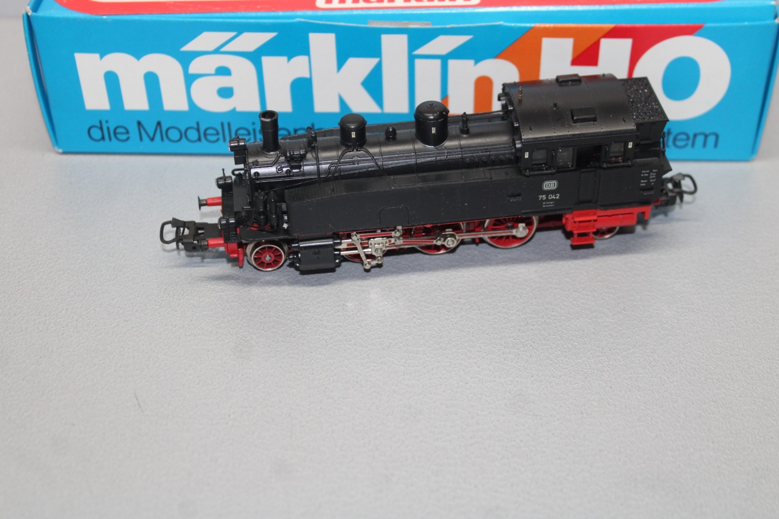 Märklin 3313 Steam Locomotive BR 75 042 DB H0 Three-Rail OVP Light Function