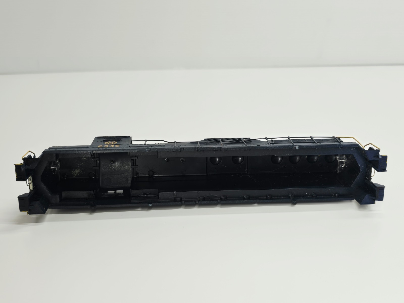 Ho Scale – SD9 Norfolk And Western Locomotive #2345 – Shell Only