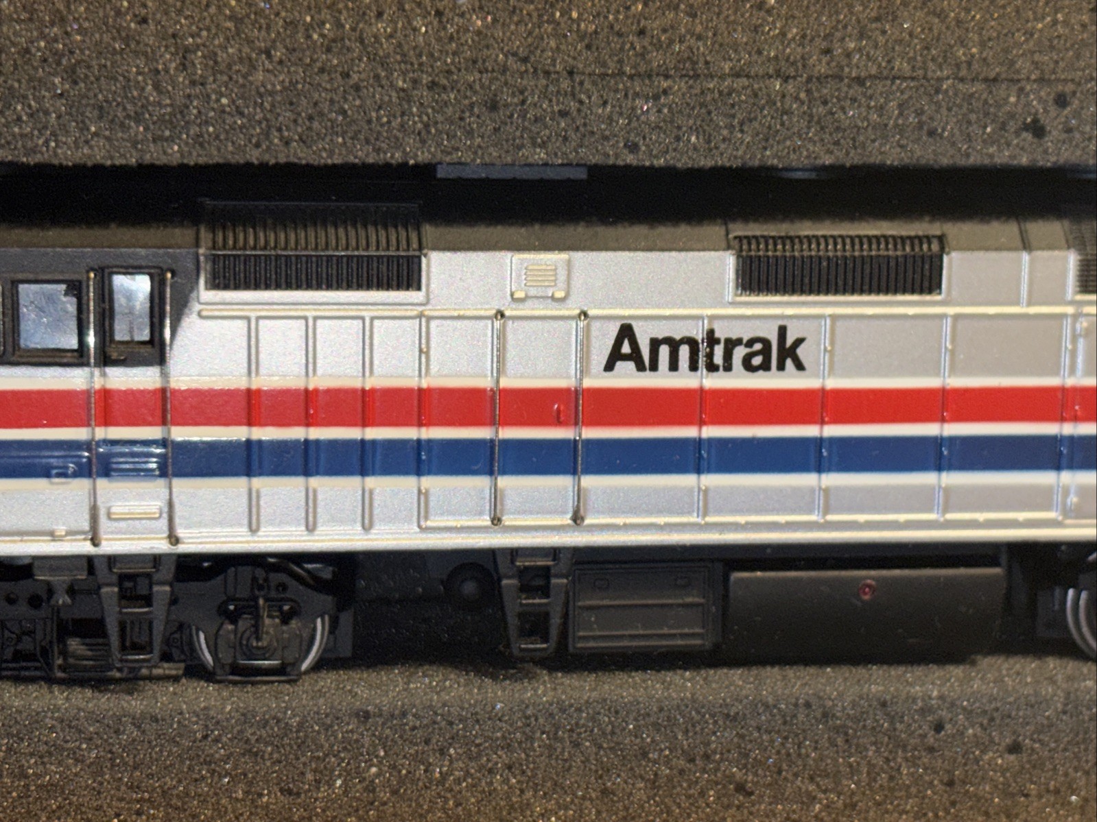 LI005 BACHMAN SPECTRUM 87017 train Ho Locomotive diesel EMD F40 PH Amtrak 227