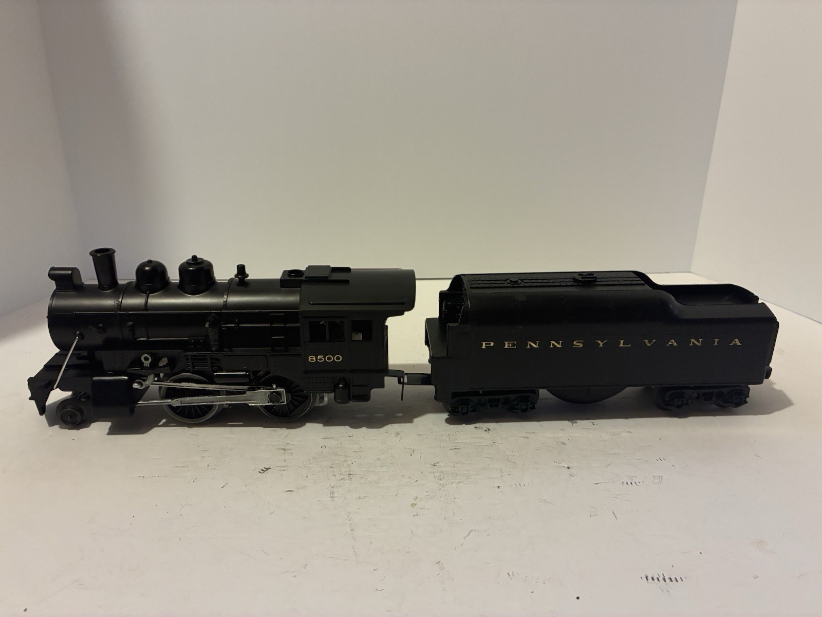 Lionel Modern Era 8500 Locomotive with Rattle Tender Tested See Description