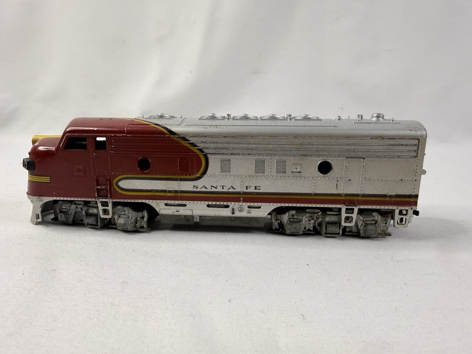Life-Like HO Scale Santa Fe F7A Diesel Locomotive Good Condition