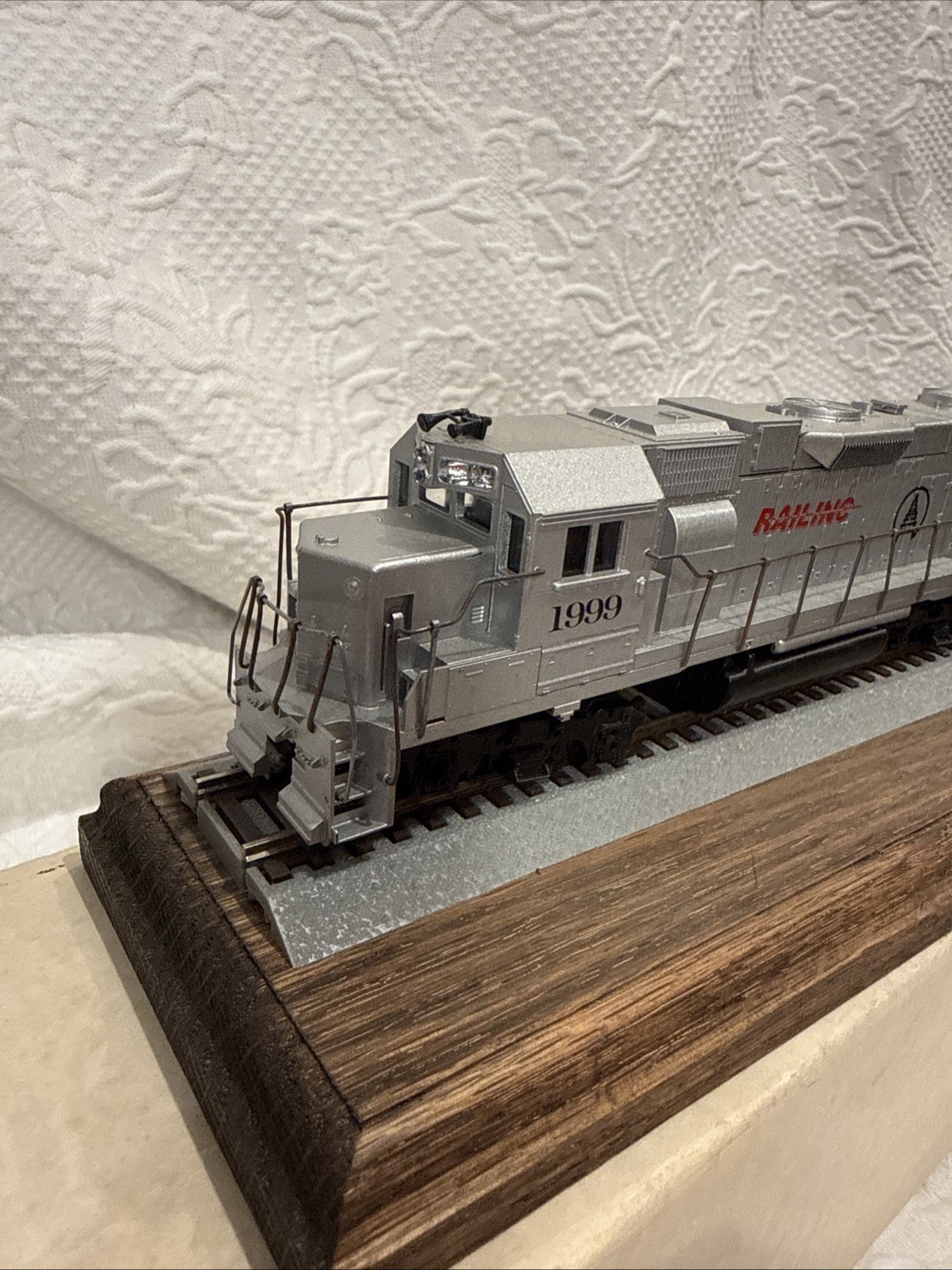 HO Scale 1999 KATO EMD, TTCI Railing, With Track Stand, Excellent