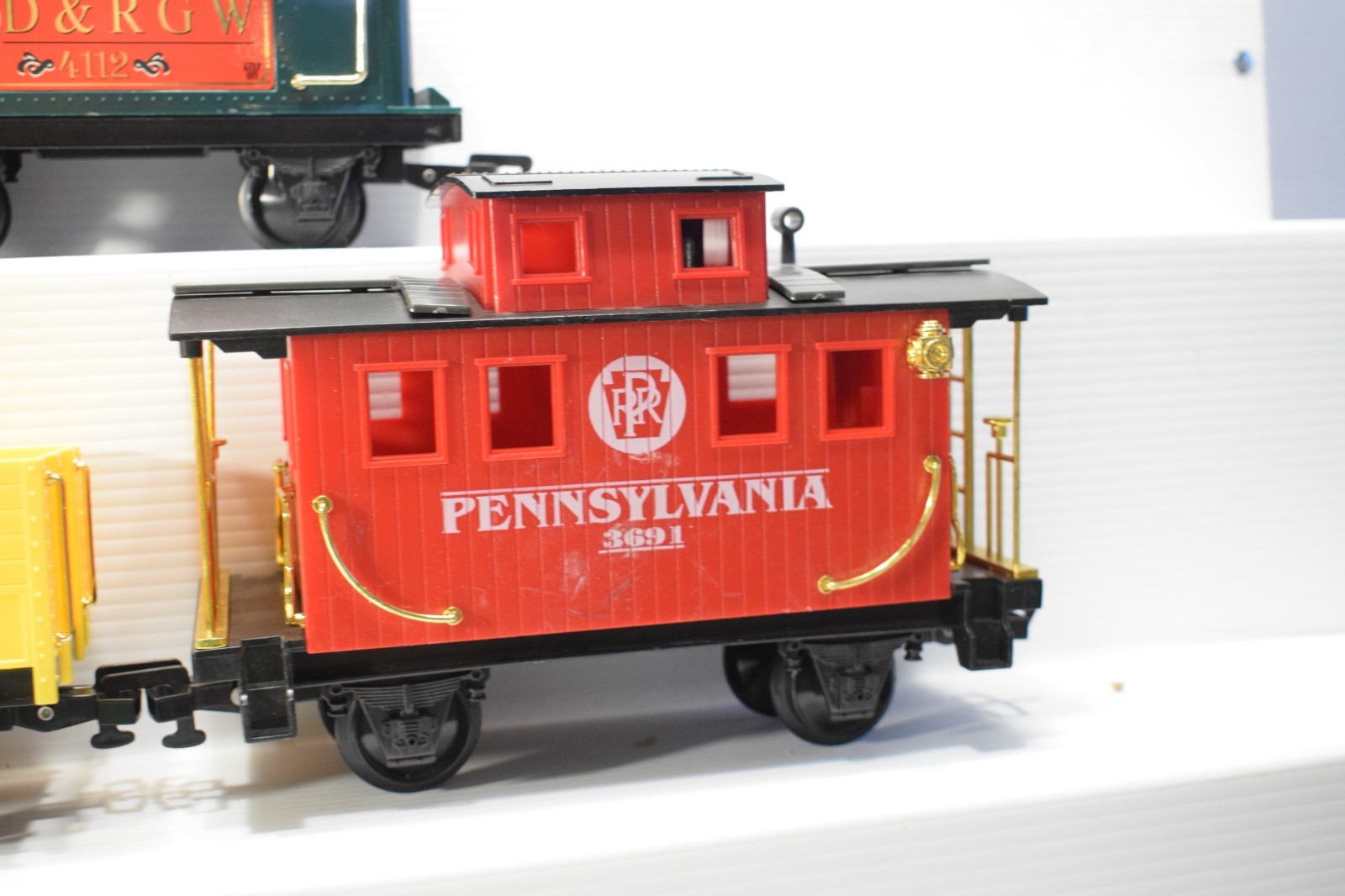 GARDEN RAILROAD TRAIN ENGINE BOXCAR CABOOSE G GAUGE 1:22.5 SCALE 5PC INCOMPLETE