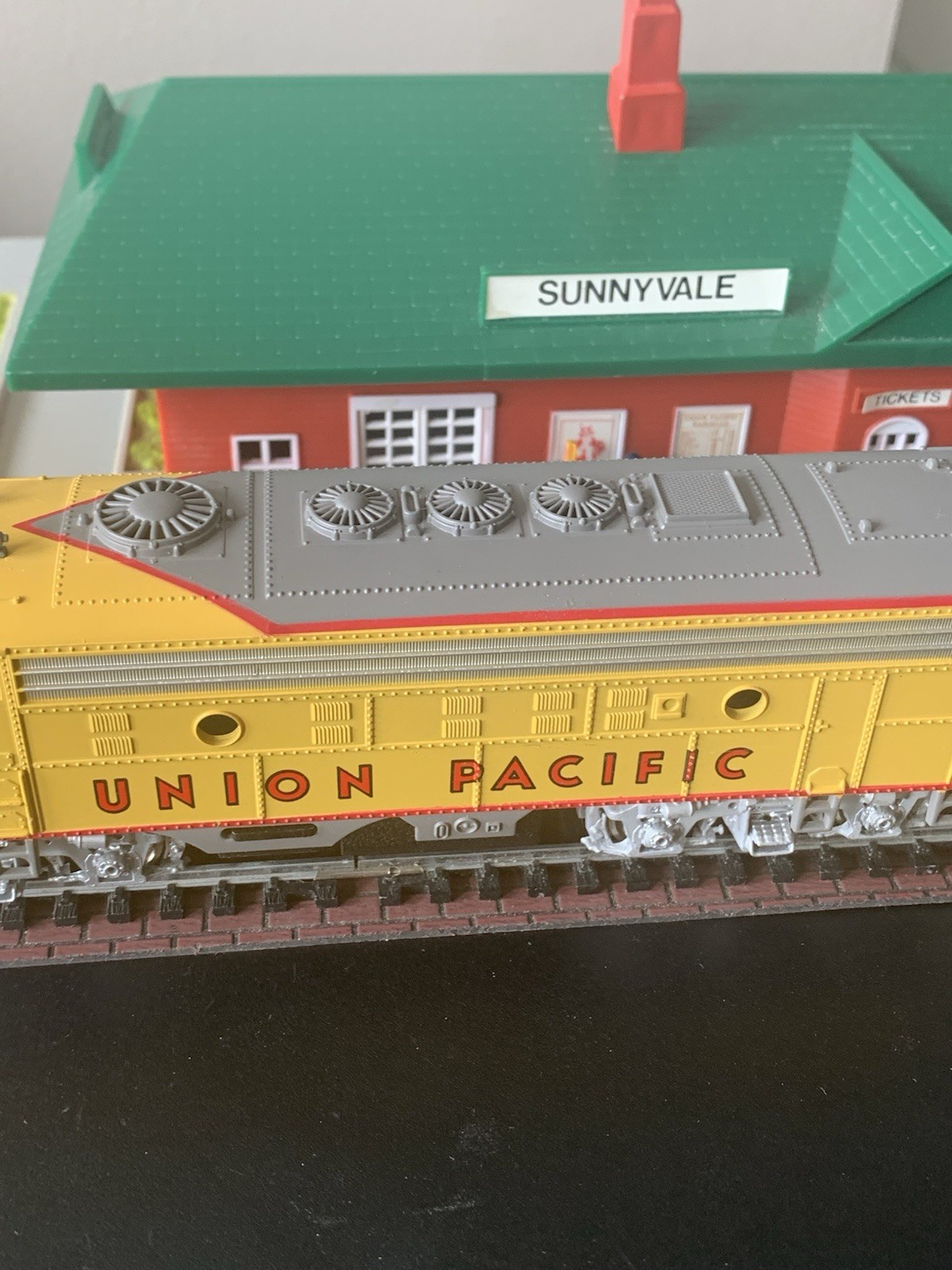 Vintage Bachman Ho Scale Union Pacific Engine 1468 Tested & Works, Light Works