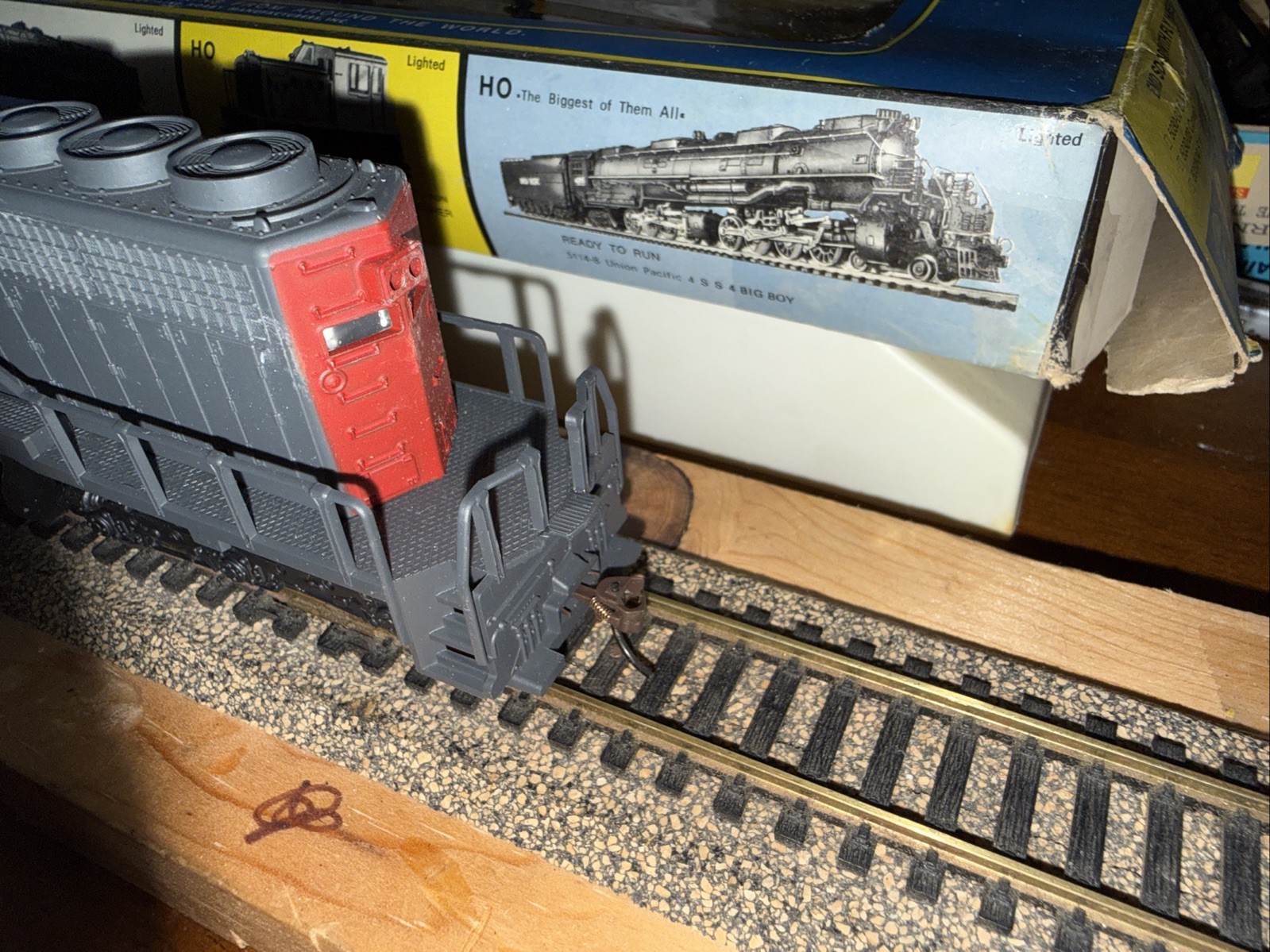AHM HO Scale Southern Pacific SD40 Powered Locomotive #8444 NOS*