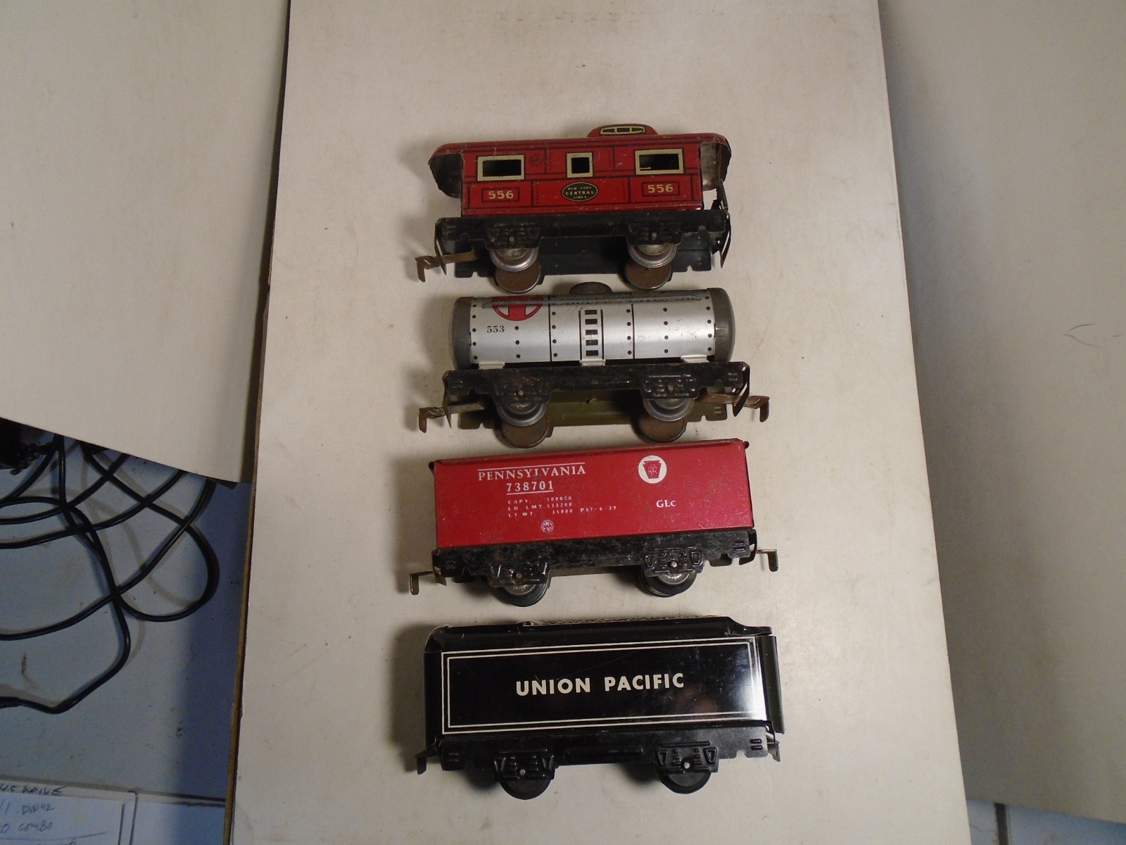 FOUR VINTAGE MARX TIN 4 WHEEL rolling stock assortment – SA I