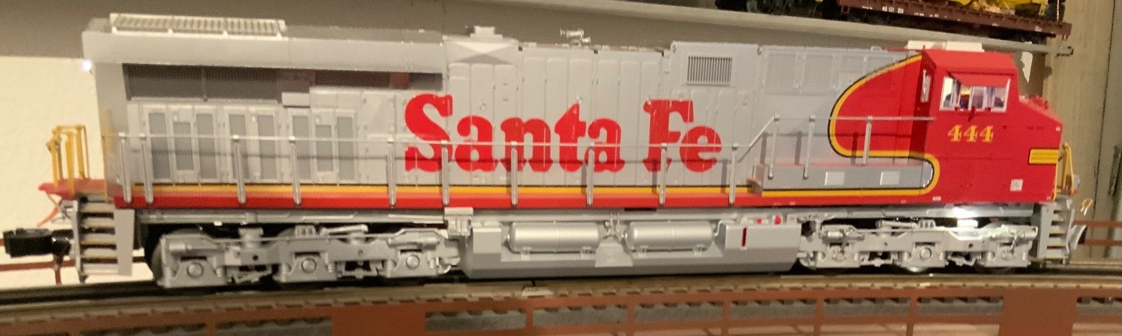 LIONEL 6-82216 SANTA FE “Warbonnet” LEGACY ES44AC Diesel Engine O-Gauge TESTED!!