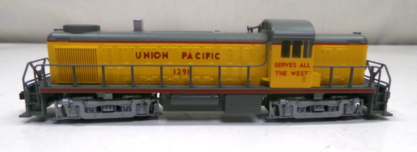 N scale Kato Union Pacific RS-2 diesel engine in orig box (lot N67)