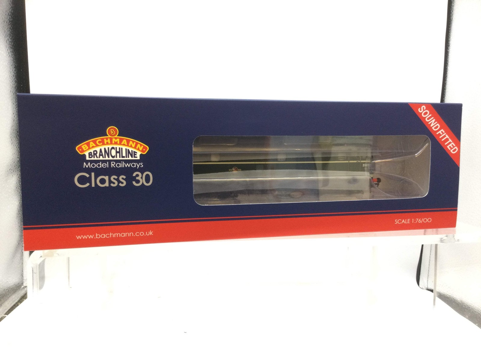Bachmann 35-801ASF OO Gauge Class 30 D5617 BR Green (Late Crest) DCC SOUND