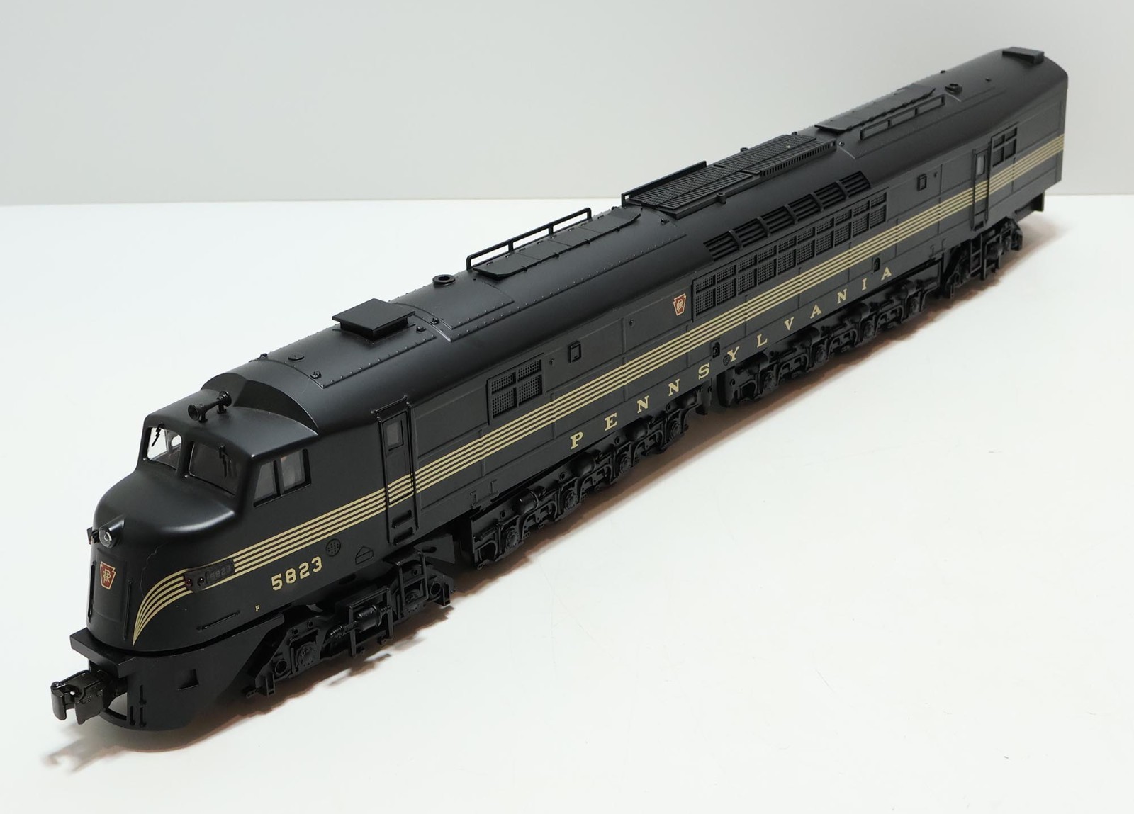 MTH O-Scale Pennsylvania Centipede A-A Diesel Set 3-Rail w/ Proto 20-2200-1
