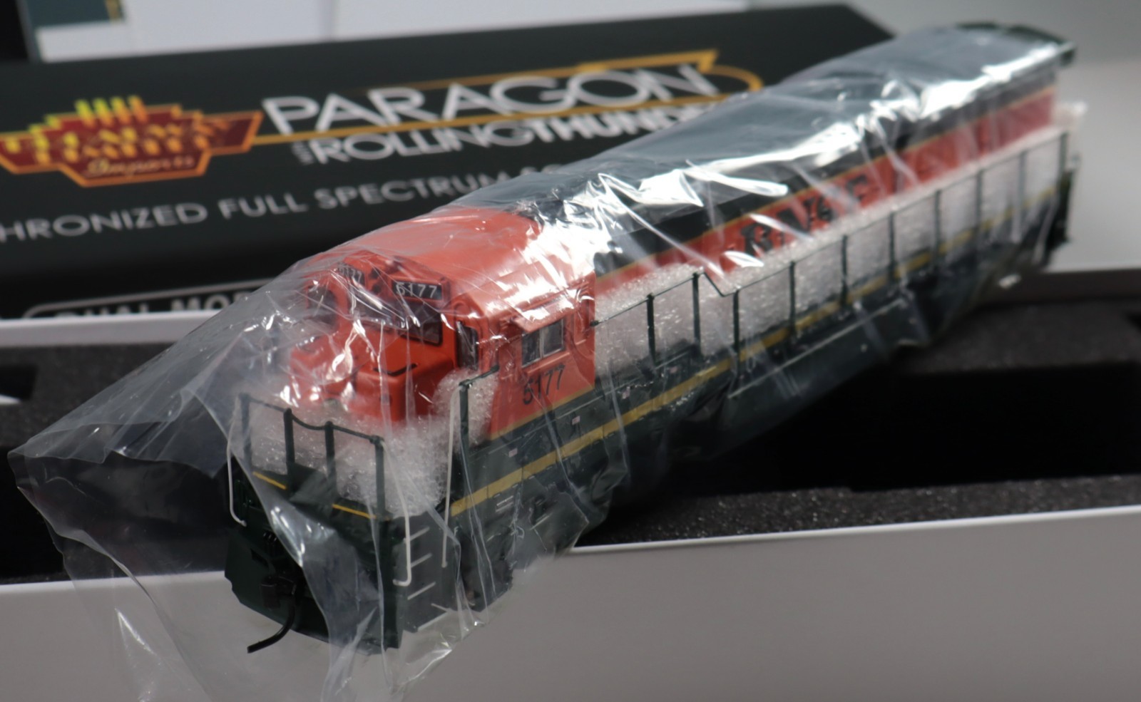 Broadway Limited #4407 Paragon 3 Rolling Thunder GE C30-7 BNSF 5177 sound DC/Dcc