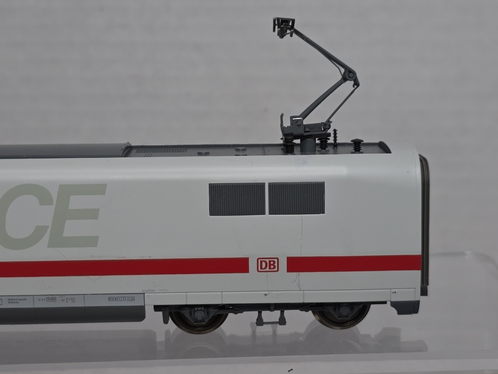 Roco HO Scale 405012-6 Lighted Dummy DB ICE High Speed Bullet Train (B)