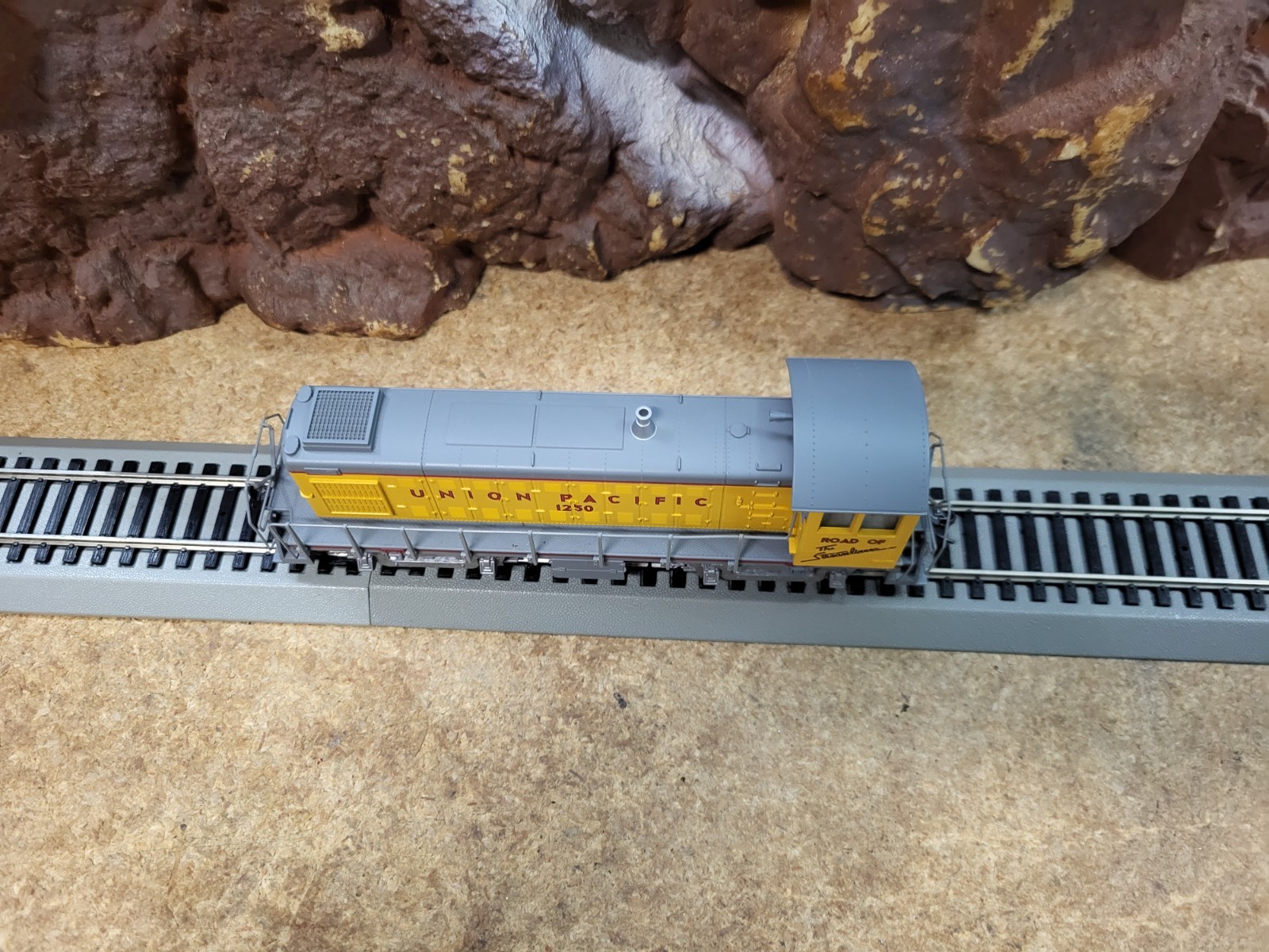 Atlas 8828 HO Scale ALCO S-3 Switcher Union Pacific #1250, $7/$3/$15 Ship