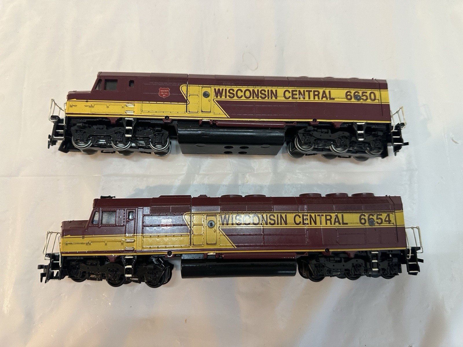Athearn HO Wisconsin Central BB F45 Locomotives #6650 powered & #6654 dummy