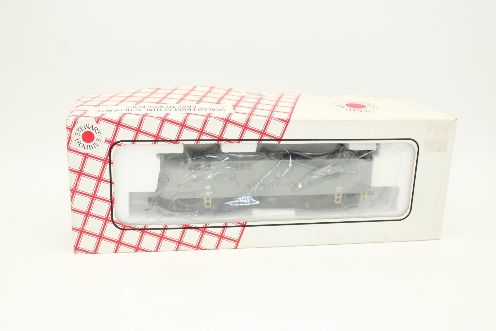 Stewart Bowser HO DL&W Lackawanna Gray Ghost F3 Ph 1 Diesel Locomotive #656 DCC