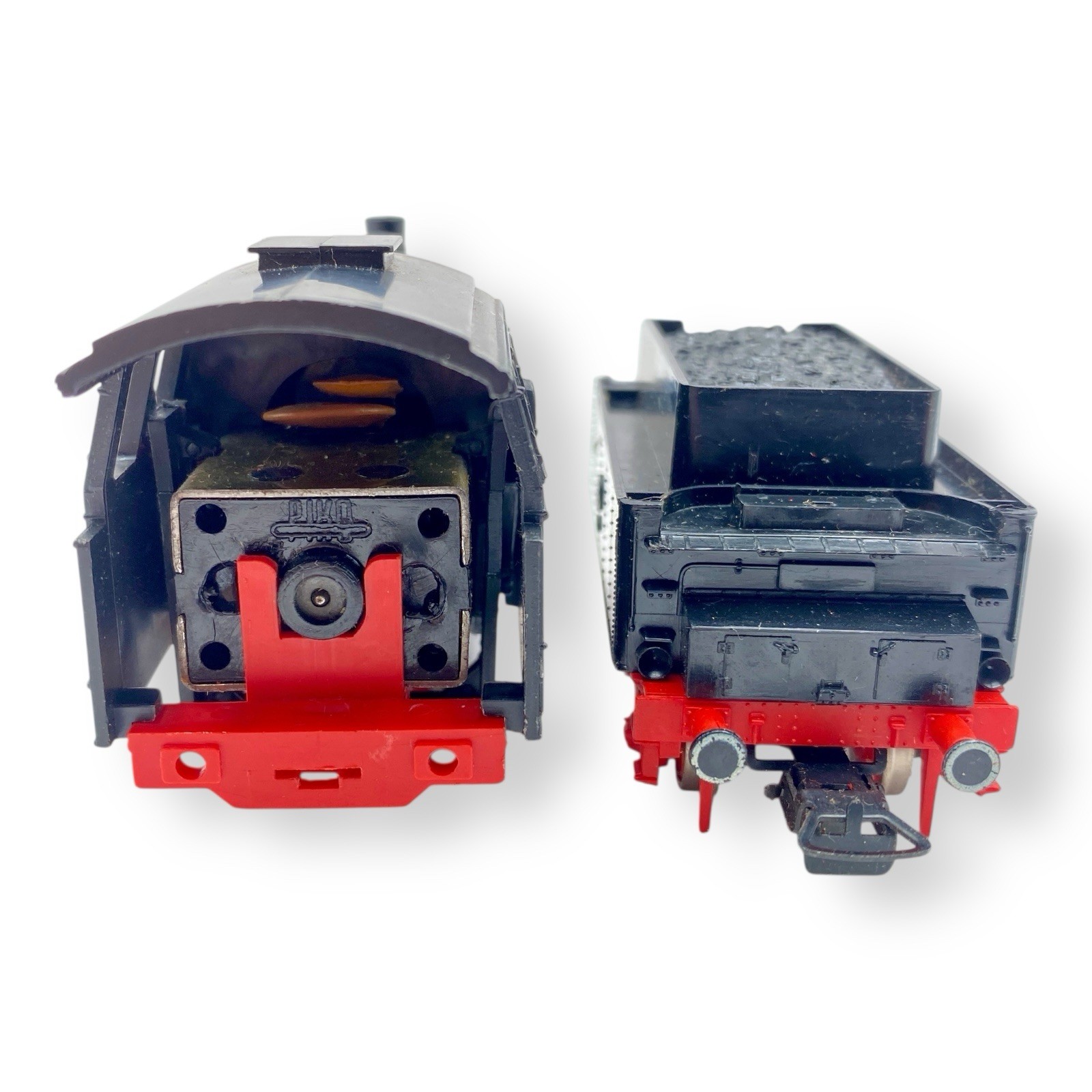 Piko H0 Steam Tank Locomotive Br 98 002 Train and Tender