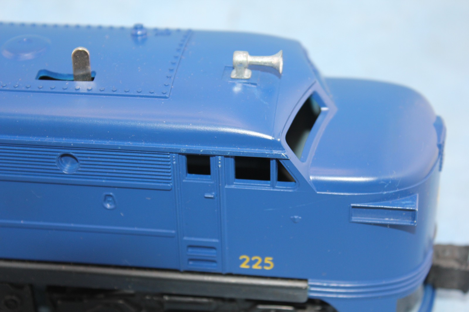 LIONEL CHESAPEAKE & OHIO No.225 ALCO DIESEL LOCOMOTIVE, MINT, NEVER RUN, TCA BOX