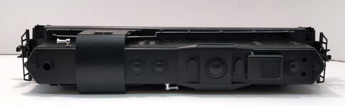 Lionel 6-8358 O Gauge Pennsylvania GP-9 Non-Powered Diesel Locomotive NIB