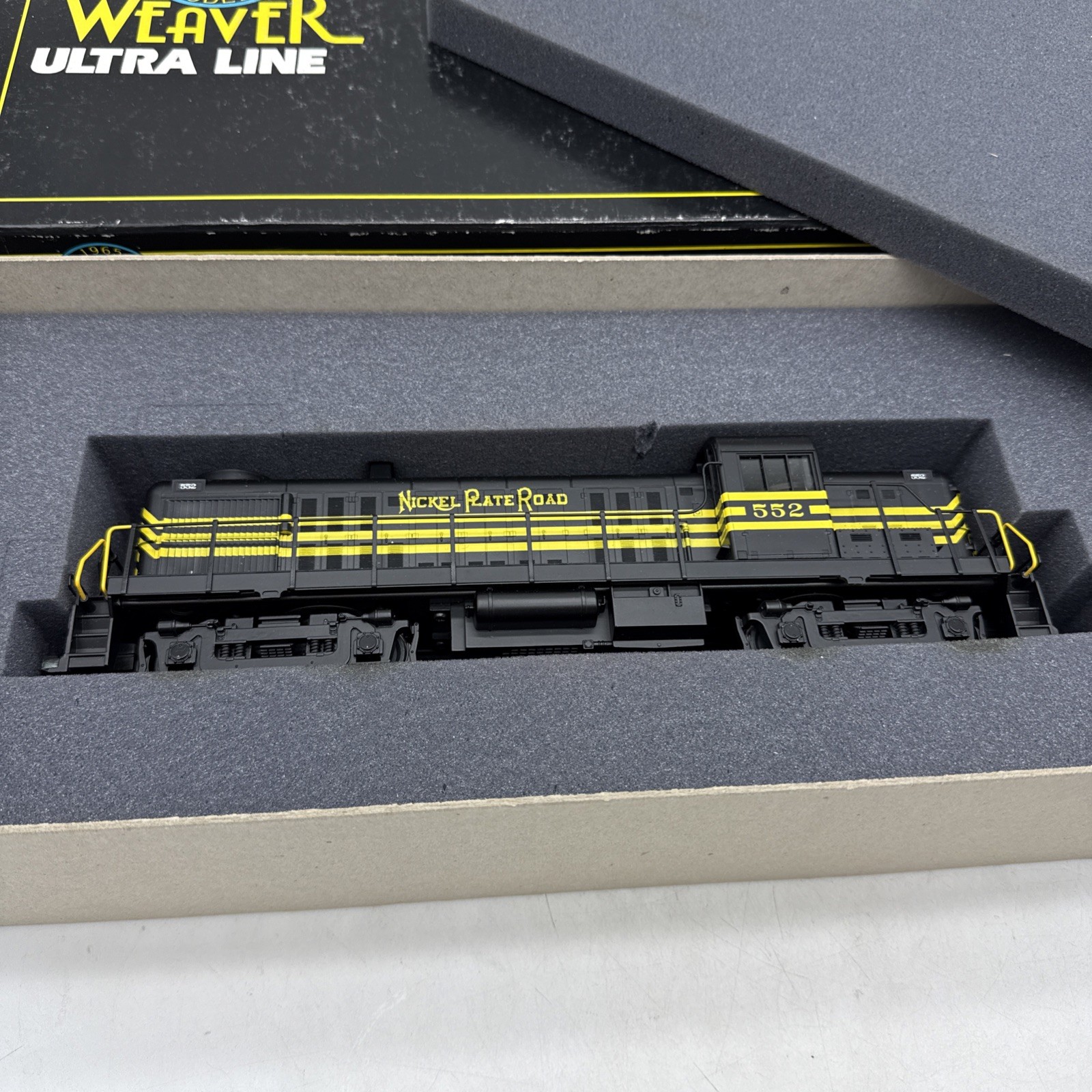 Weaver O scale RS-3 Diesel Locomotive #552 Nickel Plate Road