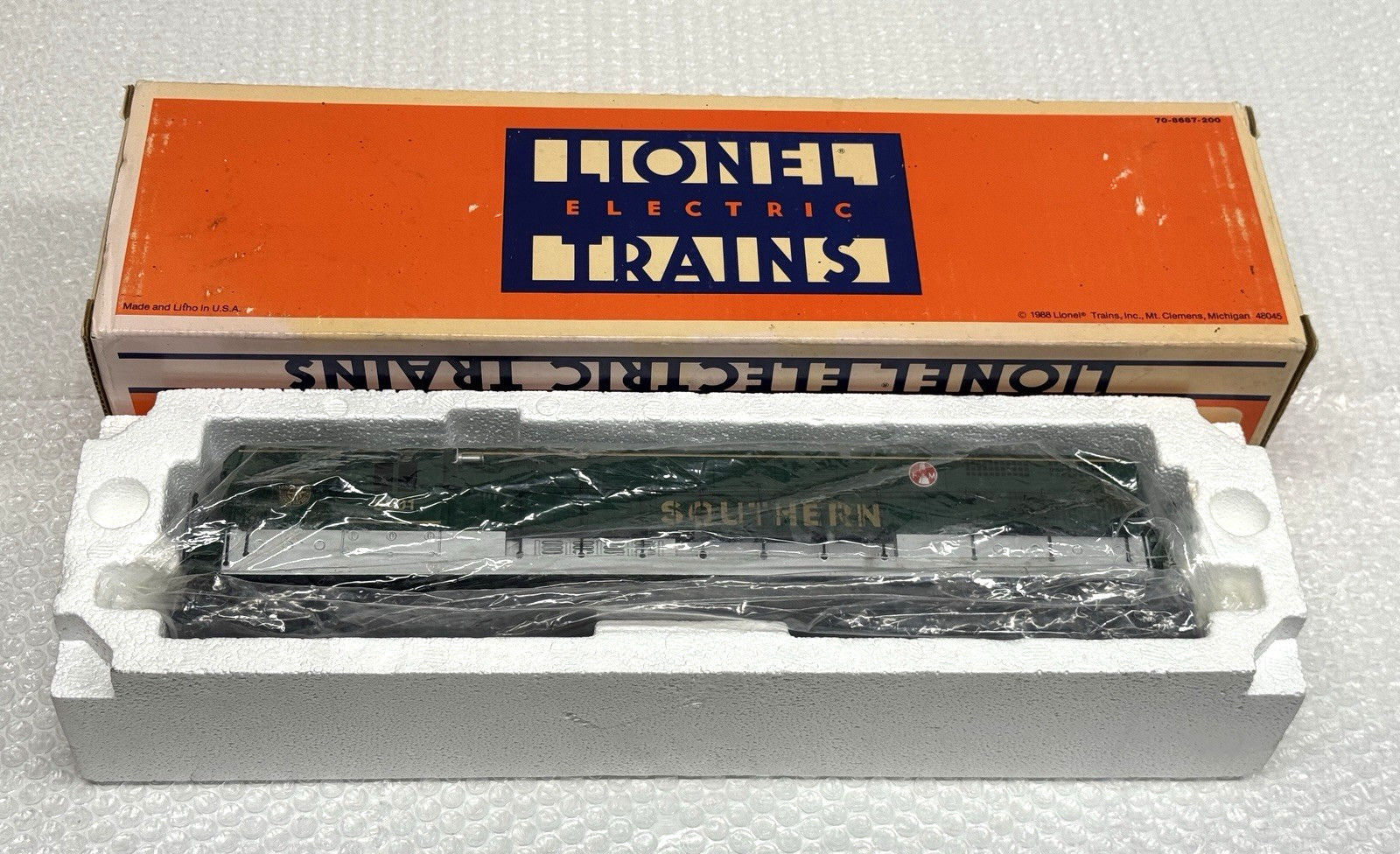 Lionel Train Deisel Engine 6-18301 Southern Fairbanks Morse