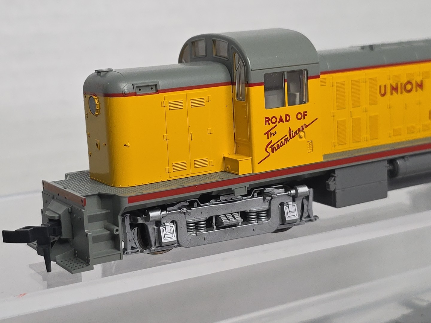 Kato HO Scale 37-2504 ALCO RS-2 Diesel Road Switcher Loco Union Pacific UP 1293