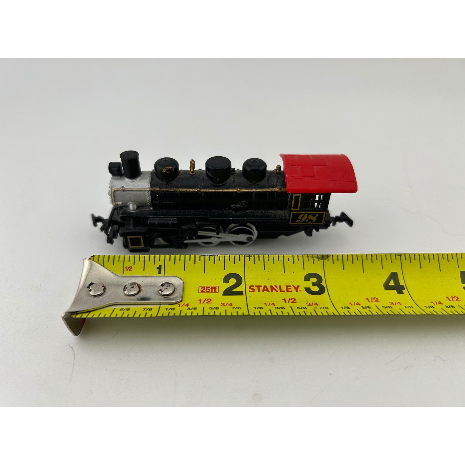 Maisto Model Train Engine Black Red 98