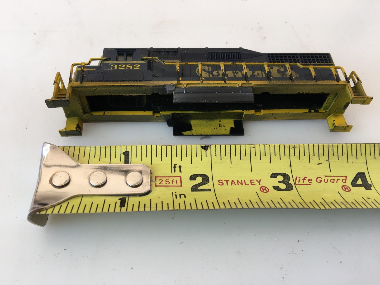 Santa Fe Diesel Locomotive Shell 3282 See Notes N Scale Trains