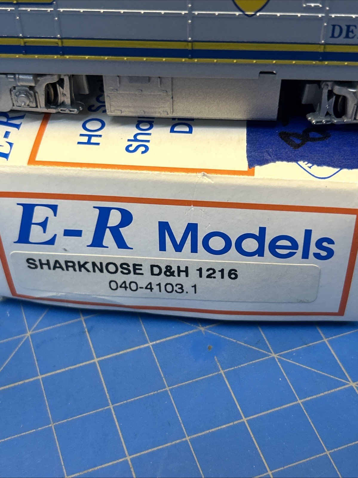 E-R Models HO D&H Sharknose Diesel Locomotive #1216 Runs Great