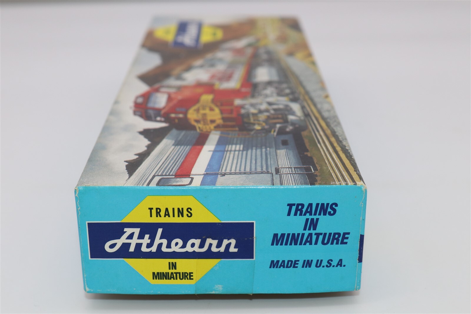 ATHEARN HO SCALE – LOCOMOTIVE – 04718 – GP40-2 POWERED FLORIDA EAST COAST – #426