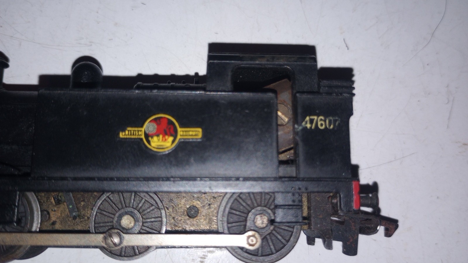 Tri-ang TT Gauge Jinty 0-6-0 Steam Locomotive 47607 W/ Caboose
