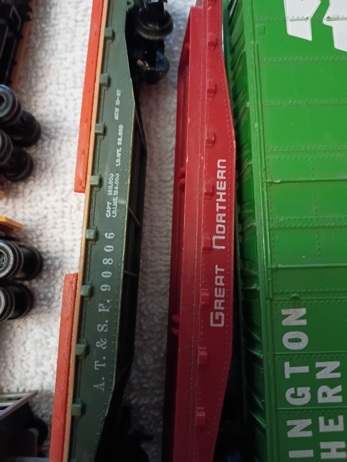 illinois central ho scale locomotives and caboose and other ho parts