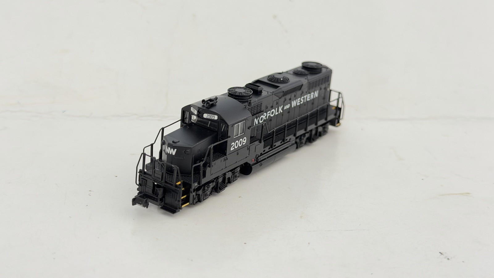 Life-Like N Scale 2009 GP-20 Locomotive Norfolk & Western #2009