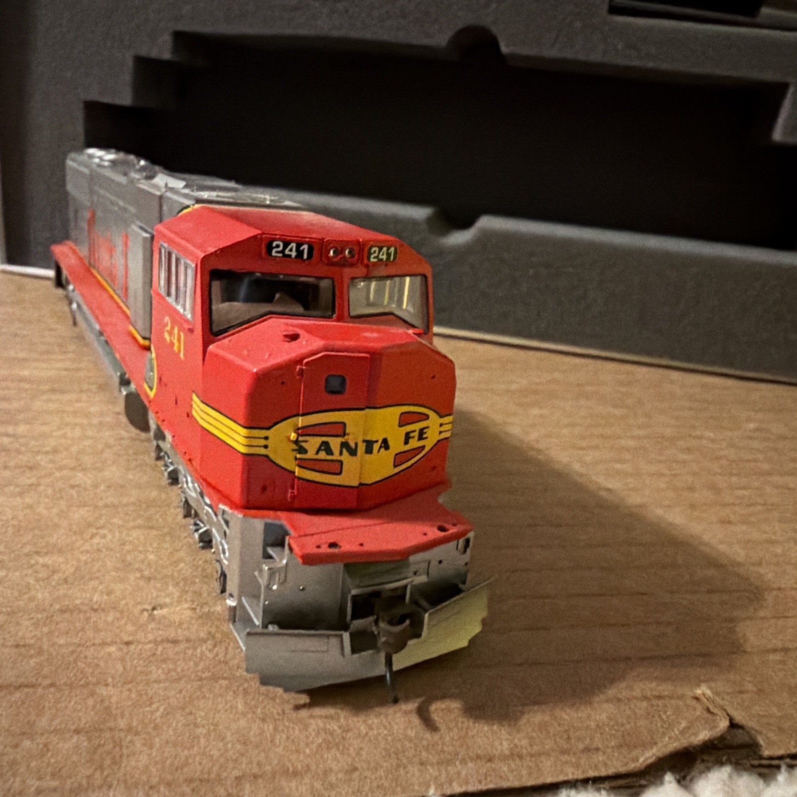 Athearn Genesis Ho G6138, SD-75M locomotive, Santa Fe 241