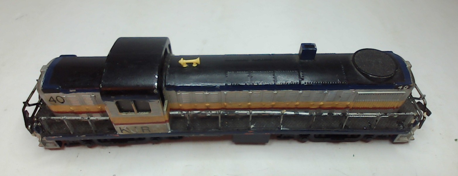 Hand-painted AHM HO RS-2 Diesel Locomotive, 2 Cabooses – Roco, Unbranded (DL076)