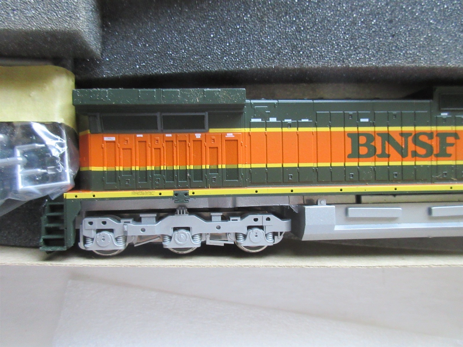 Athearn 4936 BNSF C44-9W Powered Diesel Locomotive #986 New HO Scale