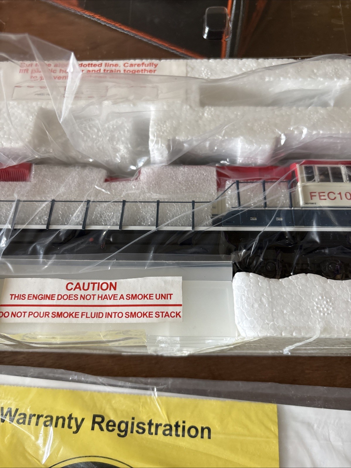 HO scale Smthe Florida East Coast FCE SD70M-2 Locomotive #105 DCC ready New